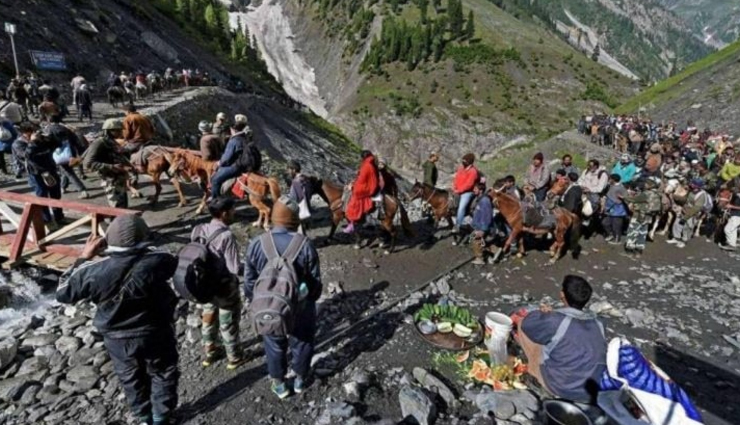 छुट्टियों में परिवार संग जाए उत्तर भारत के इन 10 प्रसिद्द मंदिरों के दर्शन करने north india iconic temples,popular temples in northern india,must-visit temples of north india,ancient temples in north india,sacred temples of northern india,north india revered temple sites,famous northern indian temples,historic temples in north india,spiritual centers in north india,northern india temple heritage