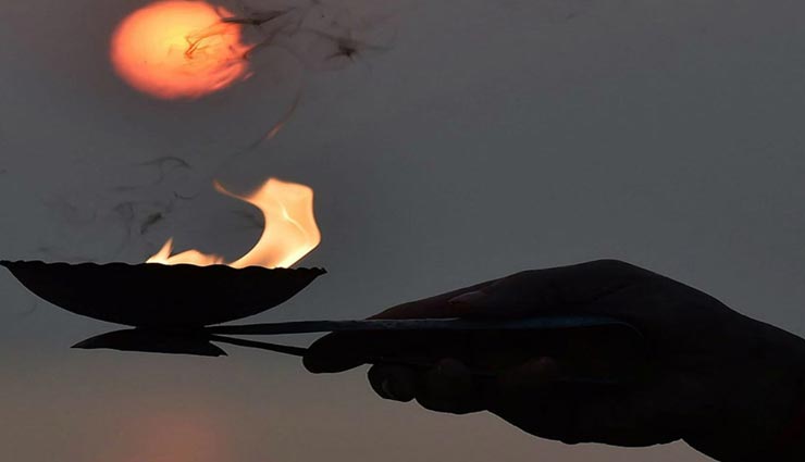 सर्वपितृ अमावस्या : आज श्राद्ध का अंतिम दिन, इन कार्यों के साथ संपन्न कर पाएं पितरों का आशीर्वाद astrology tips,astrology tips in hindi,sarvapritri amavasya,shraddha 2020,shraddha rules