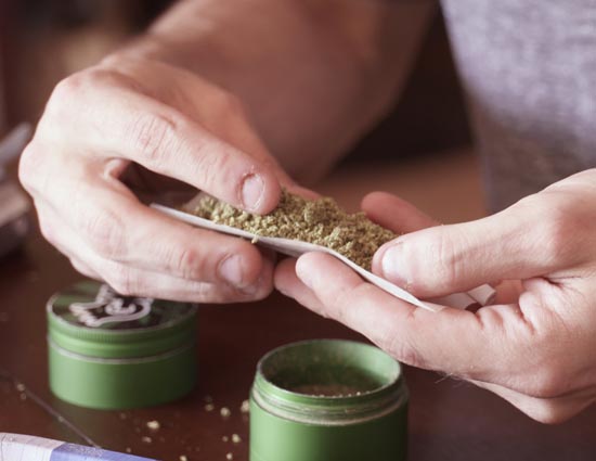 5 Shocking Yet Amazing Ways People Roll Their Joints