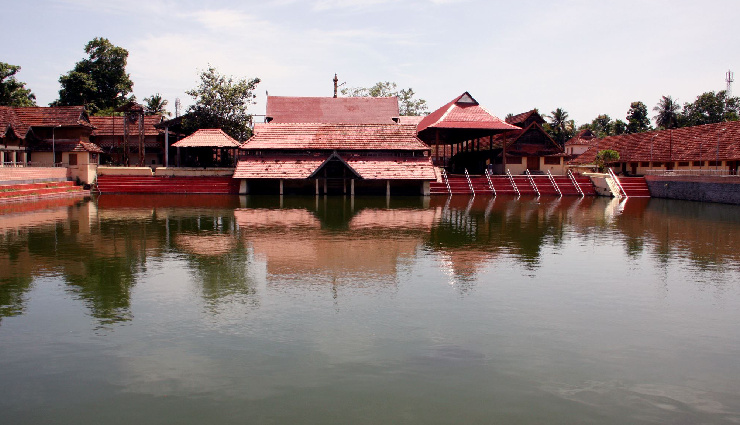 भारत के बेहतरीन पर्यटन स्थलों में से एक है एलेप्पी, जानें यहां घूमने की खास वजहें alleppey tourist attractions,best places to visit in alleppey,alleppey backwaters,houseboats in alleppey,alleppey travel guide,top destinations in kerala,venice of the east,vembanad lake alleppey,kumarakom bird sanctuary,snake boat race alleppey,best time to visit alleppey,alleppey tourism highlights