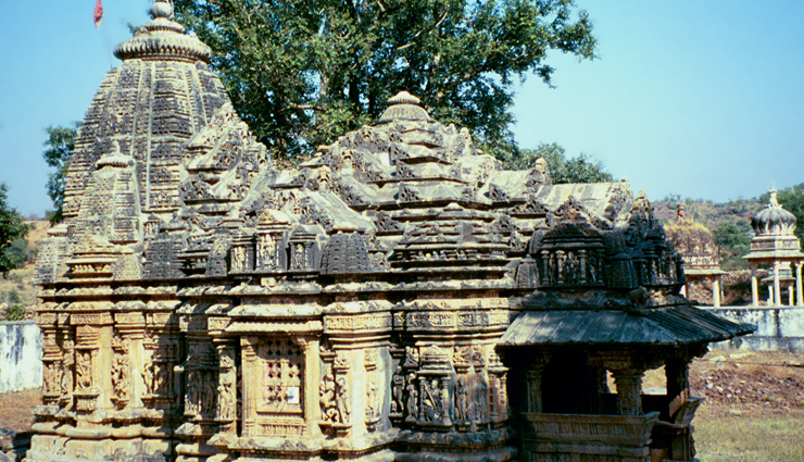 famous temples in rajasthan,best rajasthan temples to explore,top religious sites in rajasthan,ancient temples in rajasthan,spiritual places to visit in rajasthan,must-see temples for rajasthan tourists,rajasthan temple architecture,historical temples of rajasthan,pilgrimage sites in rajasthan,sacred temples in rajasthan