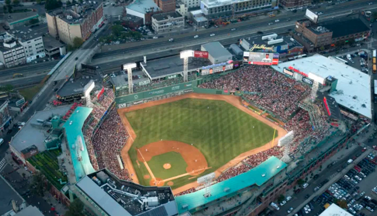 america,things to do in america,places to visit in america,baseball at fenway park,boston,massachusetts,country music,nashville,tennessee,cable cars,san francisco,california,hot dogs and roller coasters,coney island,new york,bourbon and horse country,kentucky