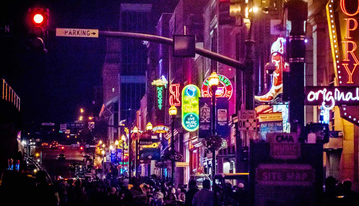 america,things to do in america,places to visit in america,baseball at fenway park,boston,massachusetts,country music,nashville,tennessee,cable cars,san francisco,california,hot dogs and roller coasters,coney island,new york,bourbon and horse country,kentucky