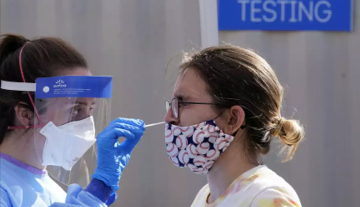 आधी आबादी को वैक्सीन लगाने के बावजूद अमेरिका में बढ़ने लगे कोरोना के मरीज, लागू होंगे नए प्रतिबंध 