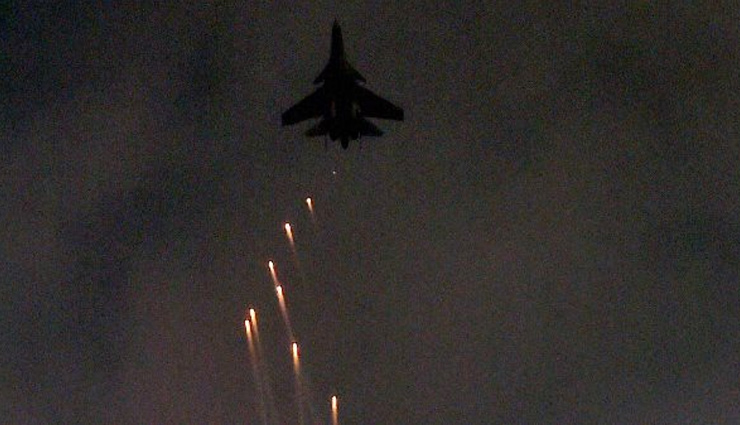 अमेरिका ने सीरिया में ईरान समर्थक आतंकी ठिकानों पर किए हमले, कई आतंकियों की मौत