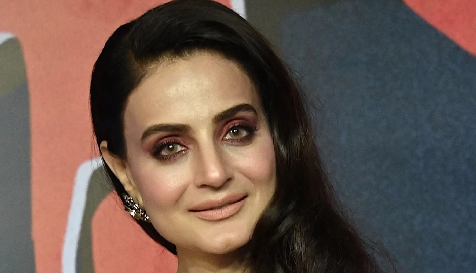 अमीषा पटेल का खुलासा: क्यों हैं अब तक सिंगल, बोलीं- शादी के प्रपोजल तो आते हैं, मगर…