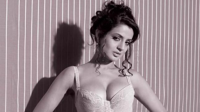 amisha patel,fraud case on amisha patel,bollywood actress,moradabad,amisha patel case,bollywood,bollywood hindi,bollywood gossips hindi,bollywood news hindi