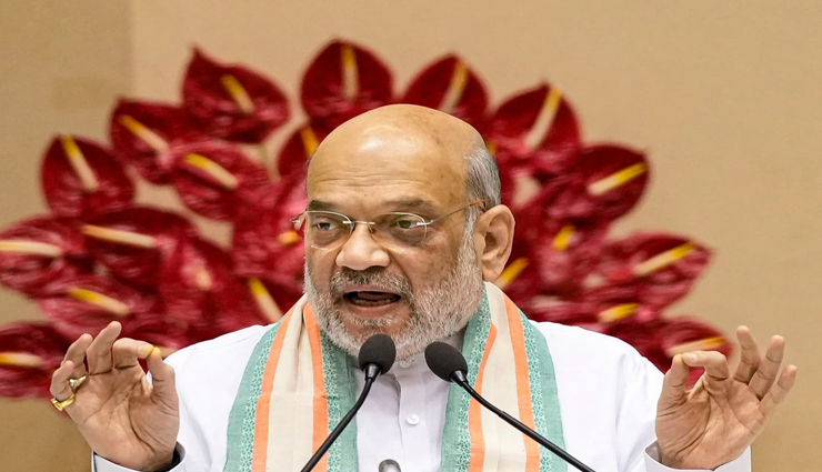 राहुल गाँधी के अमेरिका में दिए बयान पर बरसे अमित शाह, कहा सामने लाए आरक्षण विरोधी चेहरा
