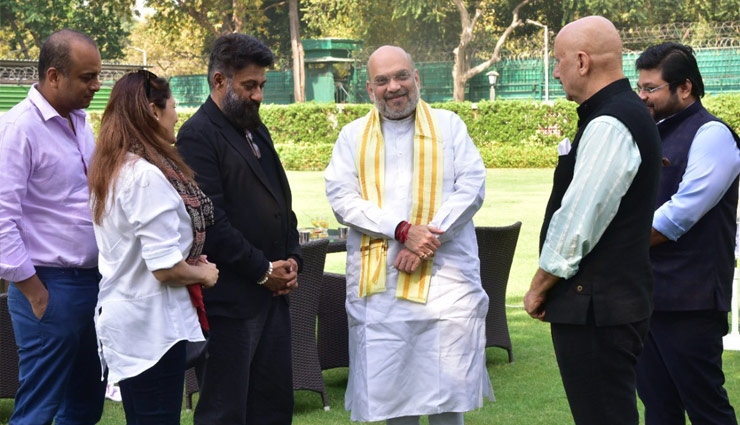 अमित शाह से मिली 'The Kashmir Files' की टीम, डायरेक्टर विवेक अग्न‍िहोत्री ने फोटो शेयर कर कही ये बात 