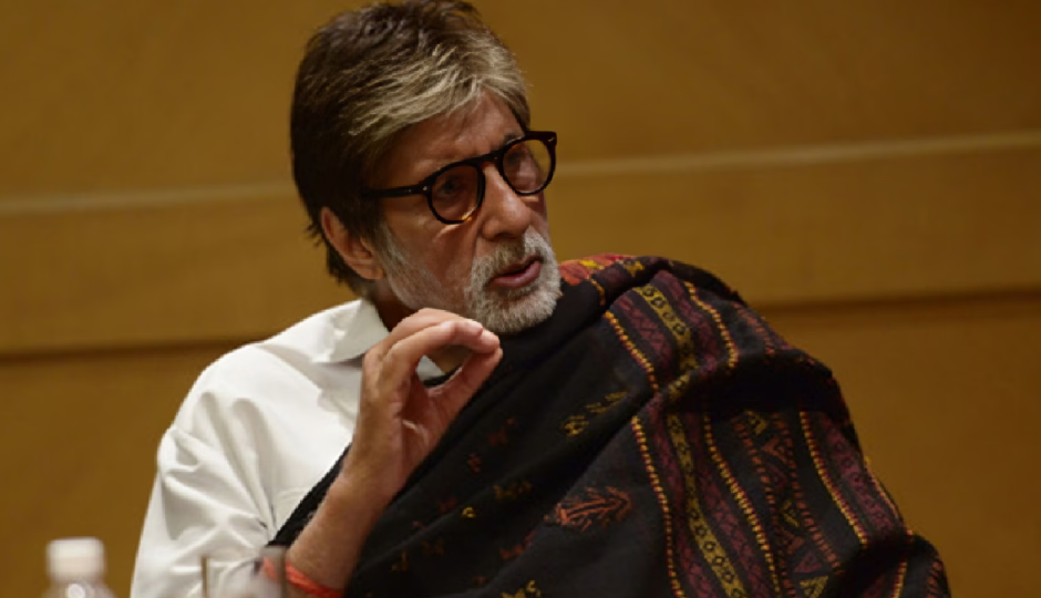 2 News : अमिताभ की पोस्ट पर फैंस ने लिए मजे, फरहान ने बिग बी से पूछा, लेडीज में आप और पापा में कौन ज्यादा पॉपुलर…