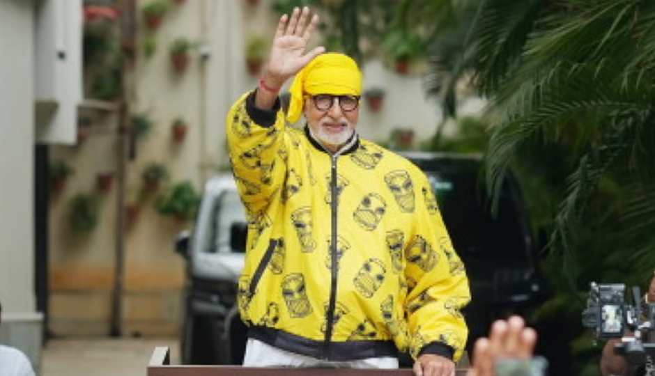 अमिताभ बच्चन हुए 83 साल के, सितारों ने इस अंदाज में दीं शुभकामनाएं, देर रात ‘जलसा’ के बाहर दिखी फैंस की दीवानगी amitabh bachchan,superstar amitabh bachchan,amitabh 83 years,amitabh birthday,amitabh fans,amitabh social mdeia,amitabh jalsa