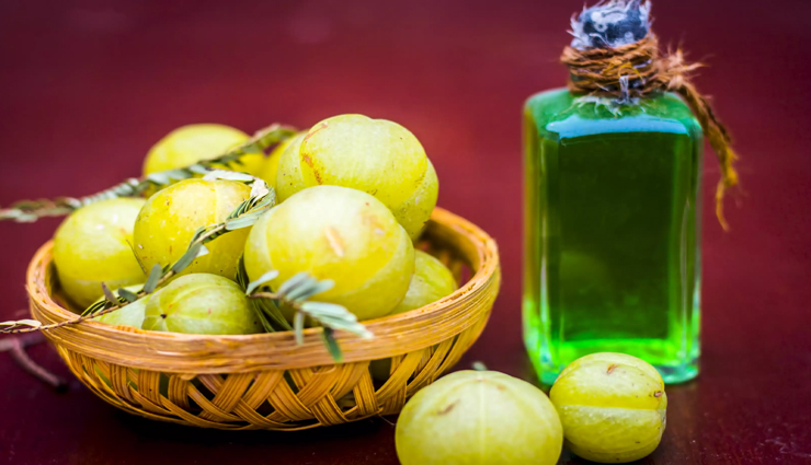 बालों की सफेदी को दूर करेगी आंवले से बनी यह नेचुरल डाई