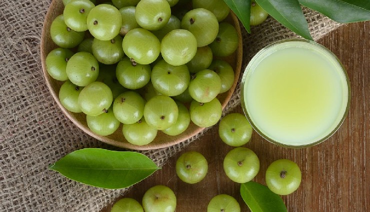 10 Amazing Health Benefits of Drinking Amla Jucice