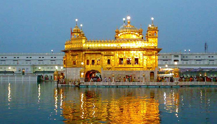 लेना चाहते है दिवाली के जश्न का मजा, इस बार जाए इन धार्मिक स्थलों पर holidays,diwali special,diwali celebration,religious places,varanasi,kolkata,amritsar,haridwar