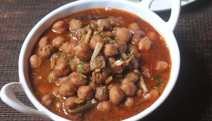 लंच हो या डिनर दोनों में कमाल करते हैं अमृतसरी छोले, इस पंजाबी डिश की तारीफ करते नहीं थकेंगे #Recipe