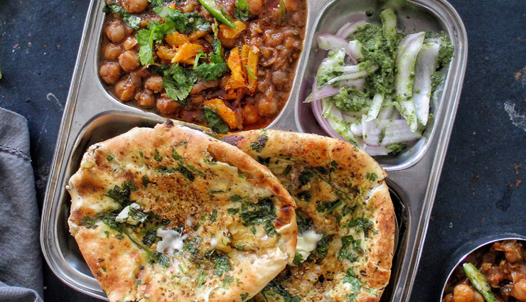 street style amritsari kulcha,food,easy recipe