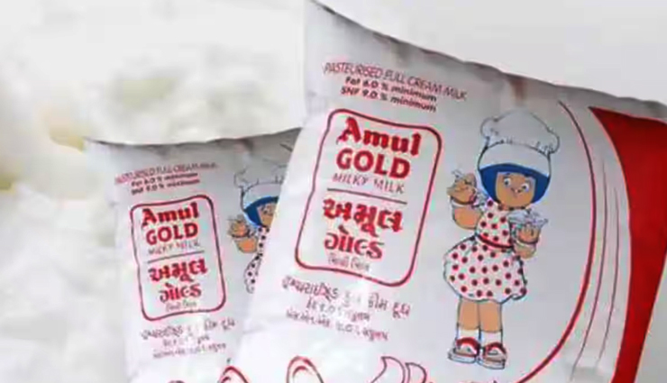 एक साल में 8 रुपये लीटर तक महंगा हुआ Amul दूध, कांग्रेस का तंज- अमृतकाल है या वसूली काल?