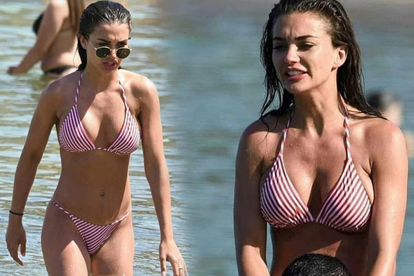 Flashback 2018: अपने हॉट फोटोज से नायिकाओं ने मचाया तहलका, 8वी नंबर वाली का बेटा बॉलीवुड का 'बागी' bollywood,flashback 2018,bollywood bikini photos,amy jackson,rhea chakraborty,adah sharma,kiaraa advani,shama shikander,masaba gupta,kishwar merchant,ayasha shroff,disha patani,malaika arora