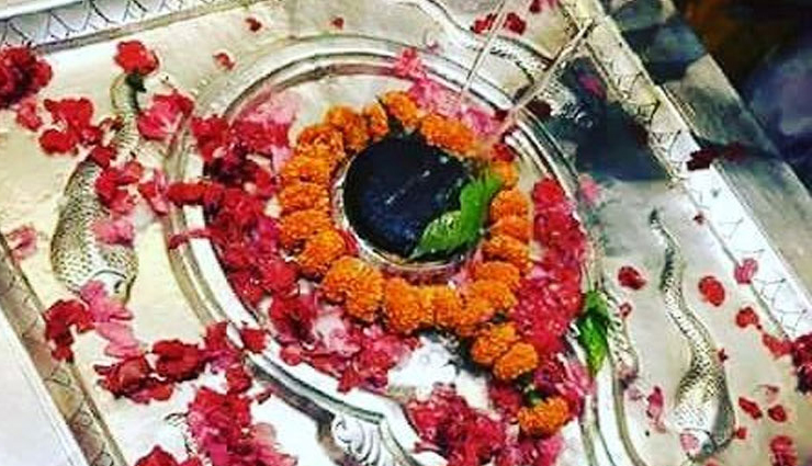 सावन में करना चाहते हैं भोले बाबा के दर्शन, चले आइये उत्तरप्रदेश के इन प्रसिद्द शिव मंदिर famous shiv temple in uttar pradesh,popular lord shiva temples in up,top shiva temples to visit in uttar pradesh,historical shiva temples in uttar pradesh,best shiva temples for devotees in up,sacred shrines of lord shiva in uttar pradesh,holy shiv temples in the state of uttar pradesh,ancient shiva temples of uttar pradesh,must-visit lord shiva temples in up,spiritual places dedicated to lord shiva in uttar pradesh,shiva lingams and temples in uttar pradesh