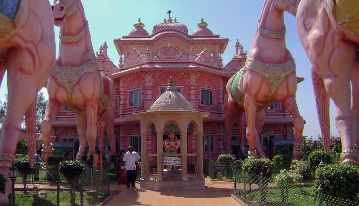 travel destinations,andhra pradesh tourism,top tourist spots,explore andhra pradesh,tirupati pilgrimage,vijayawada attractions,visakhapatnam beaches,srisailam temple visit,anantapur historical sites,ananthagiri hills trekking,cultural tourism,spiritual retreats,coastal exploration,nature tourism,adventure travel,sacred temple tours,urban adventures,scenic landscapes,wildlife exploration,heritage tours