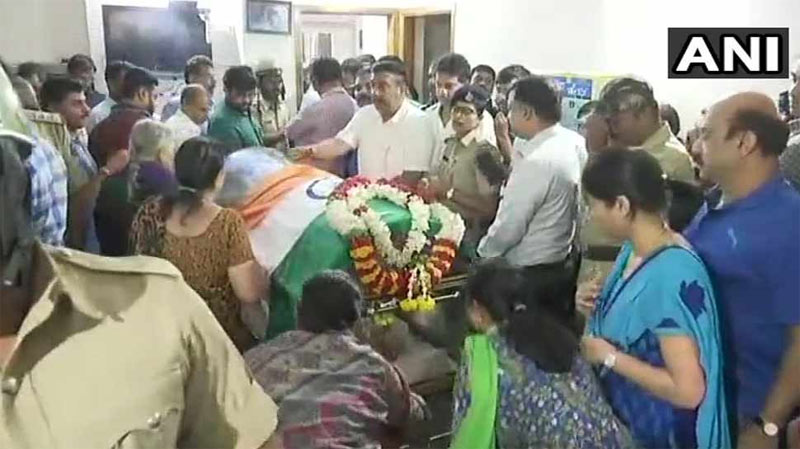 अनंत कुमार का दोपहर बाद होगा अंतिम संस्‍कार, बीजेपी नेताओं और कार्यकर्ताओं ने दी श्रद्धांजलि