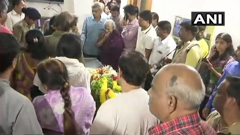 cremation of ananth kumar,bjp,bjp leader ananth kumar,bengaluru south,bjp in karnataka,ananth ji,rajnath singh ,अनंत कुमार अंतिम संस्‍कार,राजनाथ सिंह
