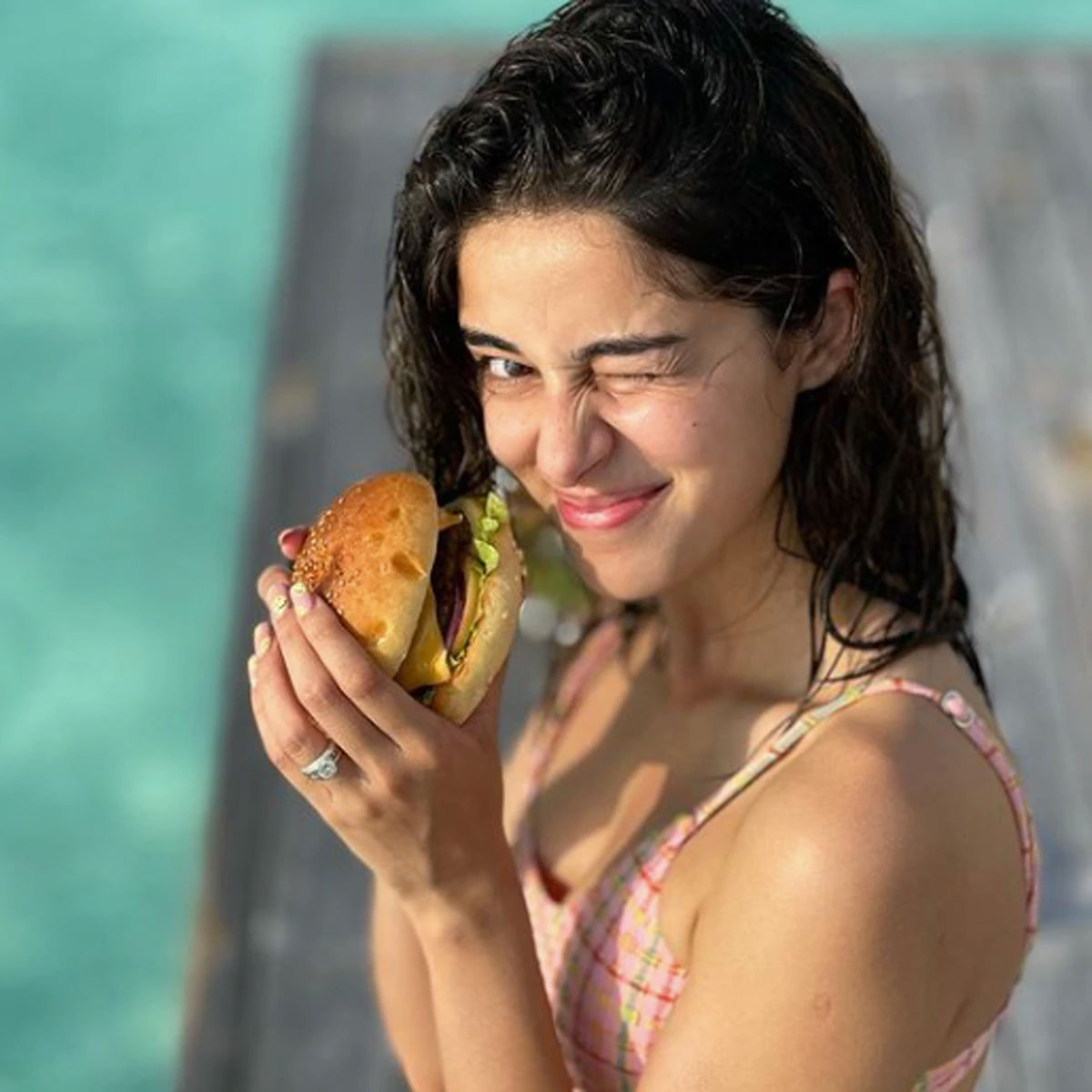 ananya pandey,ananya pandey photo,ananya pandey vacation photo,ananya pandey viral photos,ananya pandey news,entertainment,bollywood news