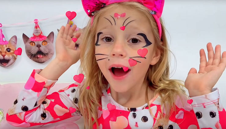 रूस की यह 7 साल की बच्ची हर महीने कर रही 1 करोड़ रुपये की कमाई, सोशल मीडिया पर हैं करोड़ों फॉलोअर्स