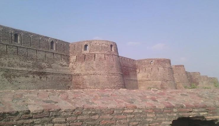 weird news,weird fort,ancient fort,bhatner fort,hanumangarh fort,rajasthan