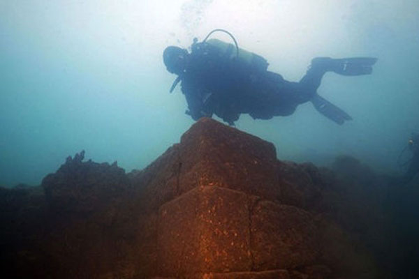 castle,ancient castle,alkaline water,travel