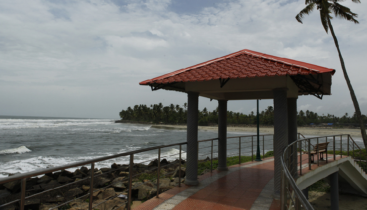 kochi beautiful beaches,fort kochi beach attractions,cherai beach tranquility,vypin beach scenic beauty,andhakaranazhi beach kerala,marari beach cleanest beach,kuzhupilly beach hidden gem,puthuvype beach serene retreat,alappuzha beach venice of the east,top beaches in kochi