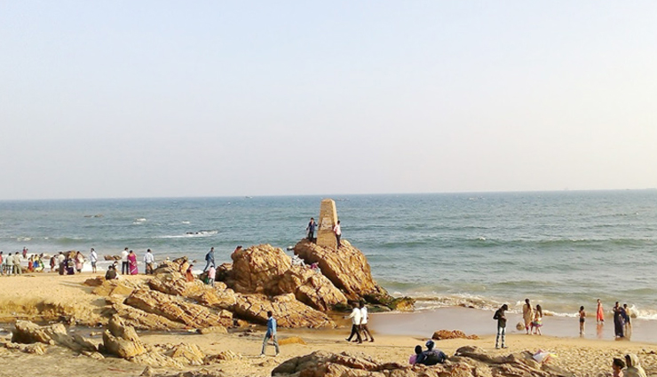 andhra pradesh,tourist attractions to visit in andhra pradesh,places to visit in andhra pradesh,araku valley,talakona waterfall,rama krishna beach,borra caves,belum caves,kondareddy buruju