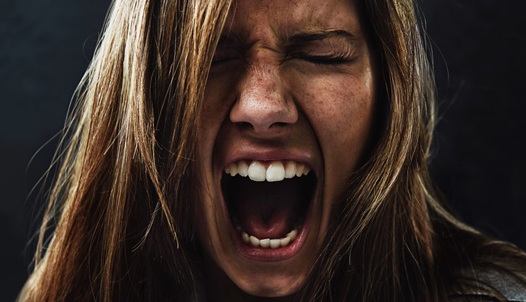 क्रोध की वजह से होता है बुद्धि का नाश, इससे निजात दिलाएँगे ये ज्योतिषीय उपाय 