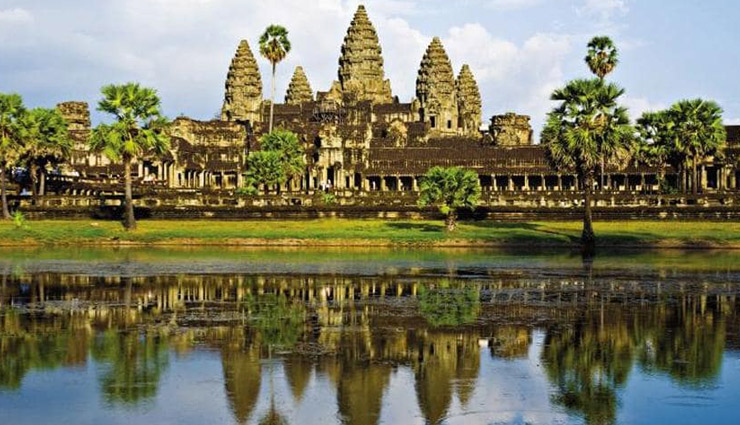 holidays,wanderlust,places to be visited around the world,angkor wat,the parthenon,easter island,5 amazing man made wonders,wonderful man made wonders,man made things to be visited,sydney opera house,trevi fountain