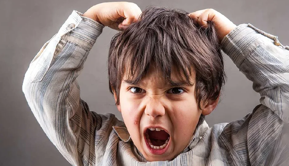 बच्चों के गुस्से, जिद और चिड़चिड़ेपन को कैसे करें कम — जानें असरदार और समझदारी भरे तरीके