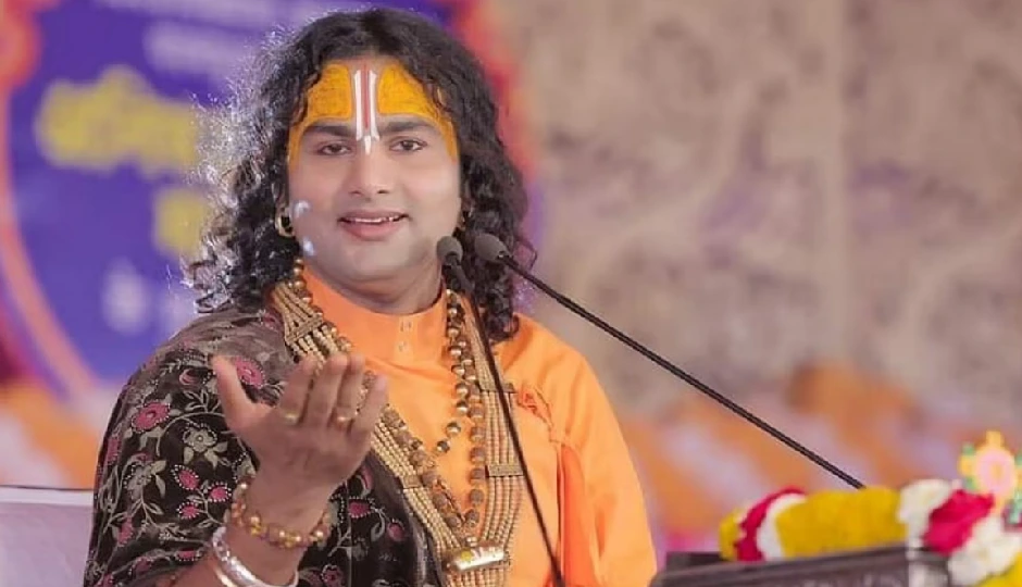 आजकल की पत्नियां खुद रावण को बुलातीं! अनिरुद्धाचार्य के विवादित बयान- पैसे के लिए पति छोड़ देती हैं