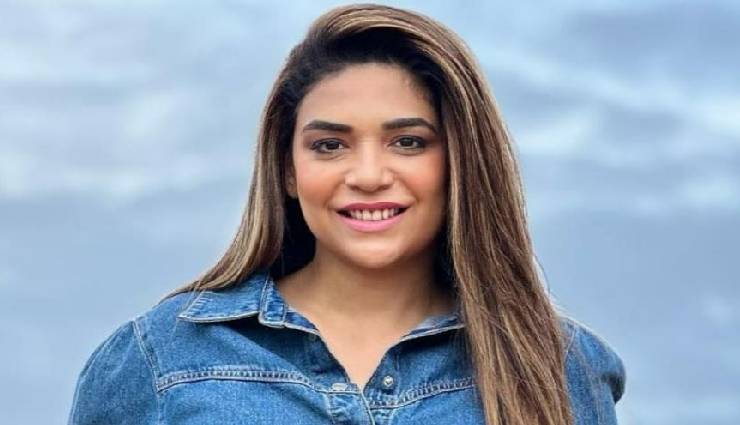 ‘खतरों के खिलाड़ी 13’ से बाहर हुईं अंजुम फकीह, ‘गदर 2’ के लिए KRK के बिगड़े बोल!