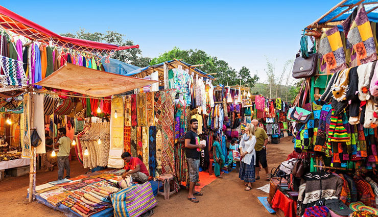 enjoy in goa,things to do in goa,goa travel,basilica of bom jesus,goa cruise,dolphin watching goa,goa water sports,anjuna flea market,goa attractions,goa itinerary