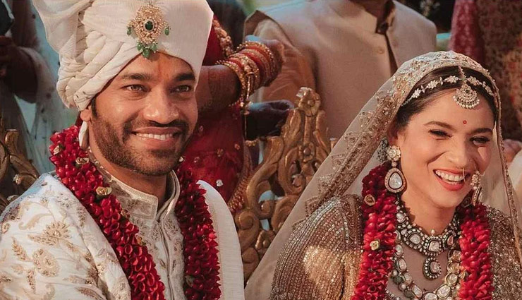 पति-पत्नी बने विक्की जैन और अंकिता लोखंडे, एक्ट्रेस ने शादी की तस्वीरें शेयर कर लिखा- 'अब हम आधिकारिक तौर पर मिस्टर एंड मिसेज...'