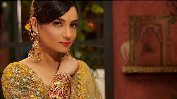 'मणिकर्णिका' : सामने आया 'झलकारी बाई' का रॉयल लुक, ढा रही है कयामत, तस्वीरे bollywood,manikarnika,ankita lokhande,ankita lokhande viral photos