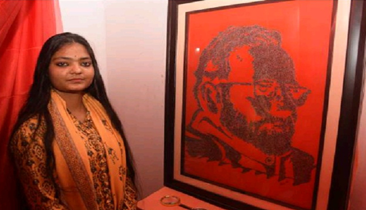 25001 चावल के दानों पर लिखा भगवान राम का नाम और बना डाली प्रधानमंत्री मोदी की तस्वीर