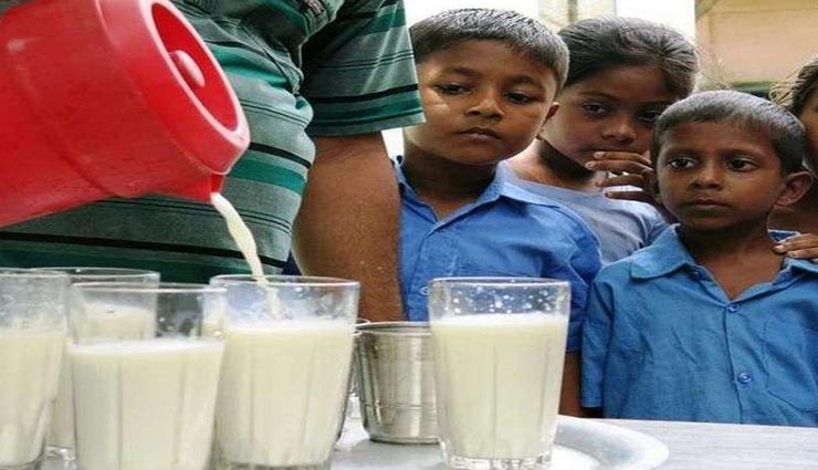 भरतपुर : कितना सही हैं सरकार का यह फैसला, अब स्कूल में बच्चों को नहीं मिलेगा गर्म दूध