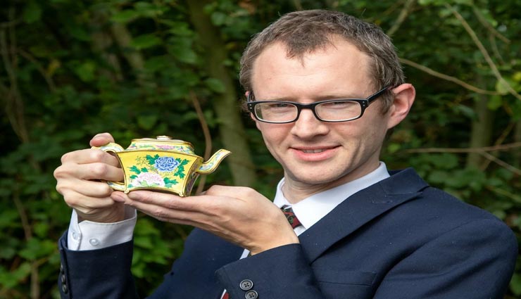 लॉकडाउन में घर की सफाई करने से खुली शख्स की किस्मत, मिला लाखों रुपये का दुर्लभ टीपॉट