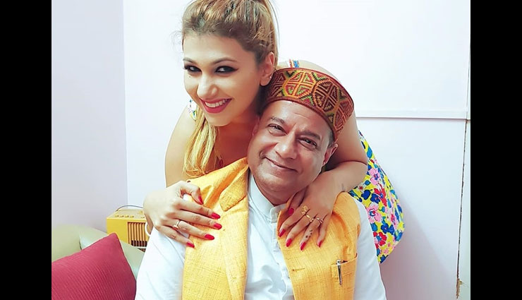 Bigg Boss 12: Jasleen Matharu’s family expresses grief after knowing her relationship with 65-year-old bhajan maestro Anup Jalota