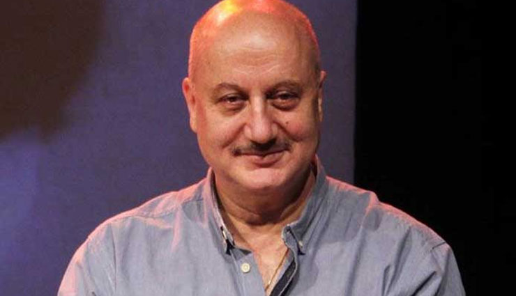 Anupam Kher Foundation gave cash prize to Central Society for the Education of the Deaf as donation