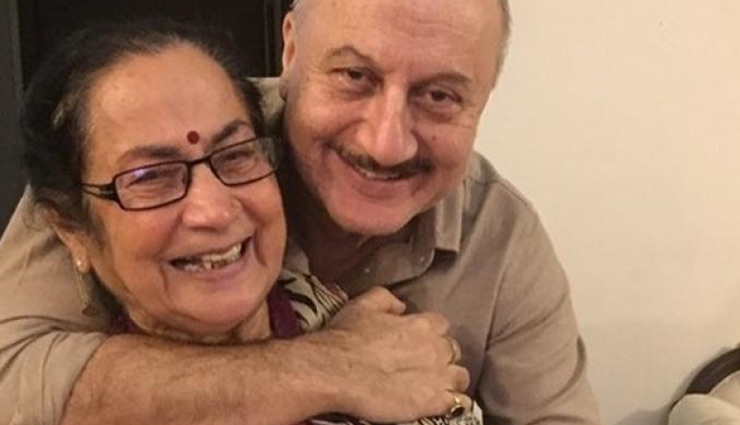 Anupam Kher’s mother calls Manmohan Singh ‘bechara’