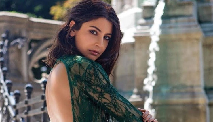 Netizens ask ‘Where is your underwear Anushka Sharma?'