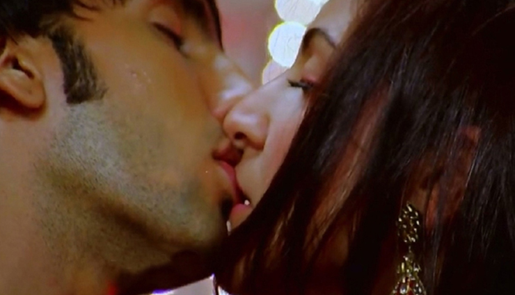 hot kiss of bollywood,international kiss day,bollywood celebrities kiss,erotic kiss scenes,kissing scenes that created the hotness,valentines special