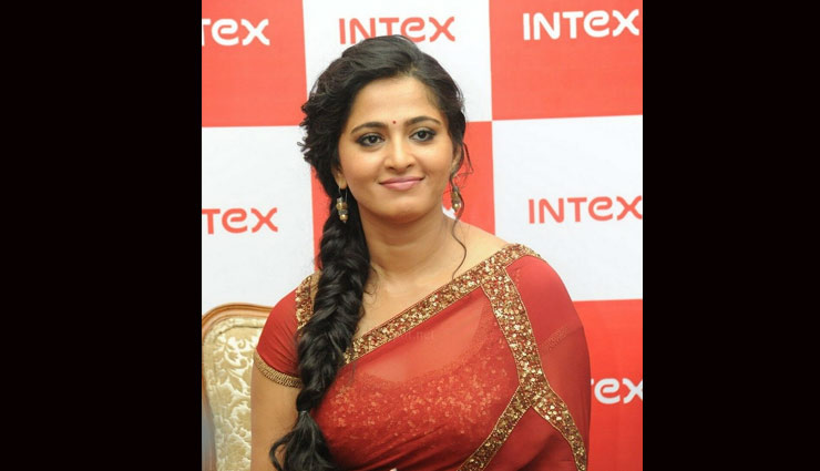 बाहुबली की पत्नी से ले ऑउटफिट टिप्स, दिखेंगी त्योहार पर आकर्षक fashion tips,fashion trends,diwali special,celebrity fashion,anushka shetty