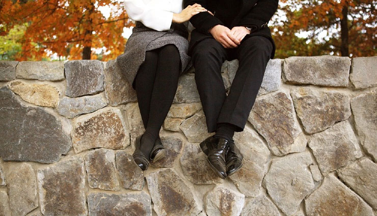 anxiety in partner,tips to deal anxiety in partner,relationship tips,couple tips